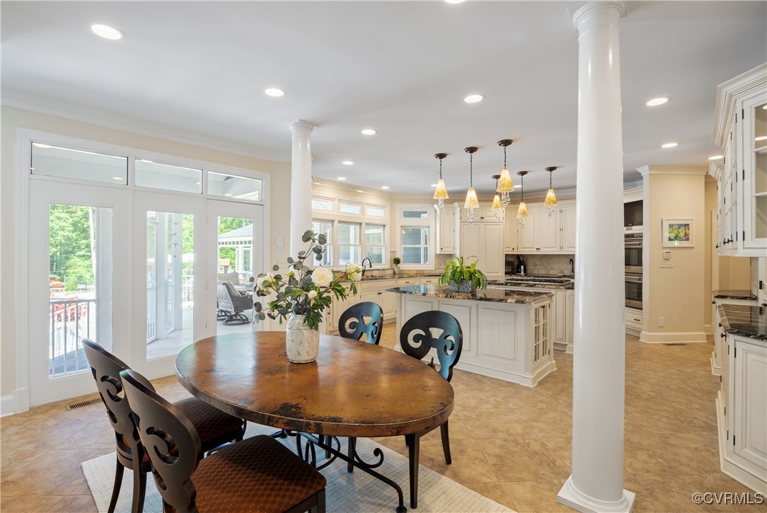 203 Randolph Square Ln