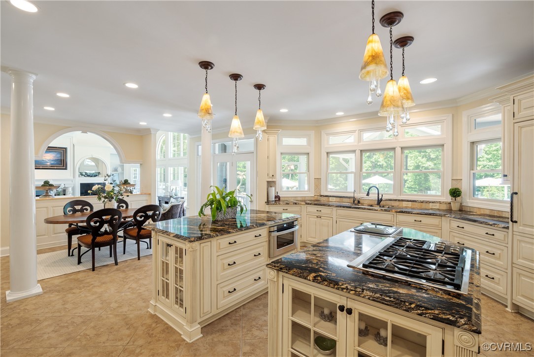 203 Randolph Square Ln