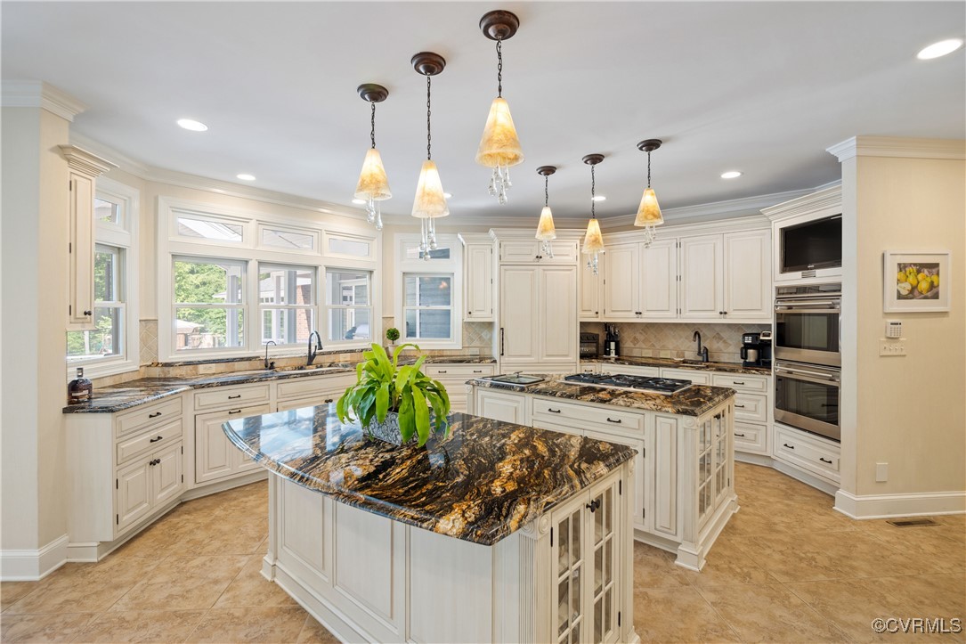 203 Randolph Square Ln