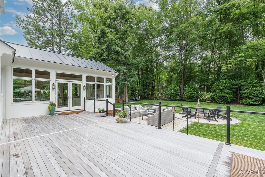 105 N Erlwood Ct