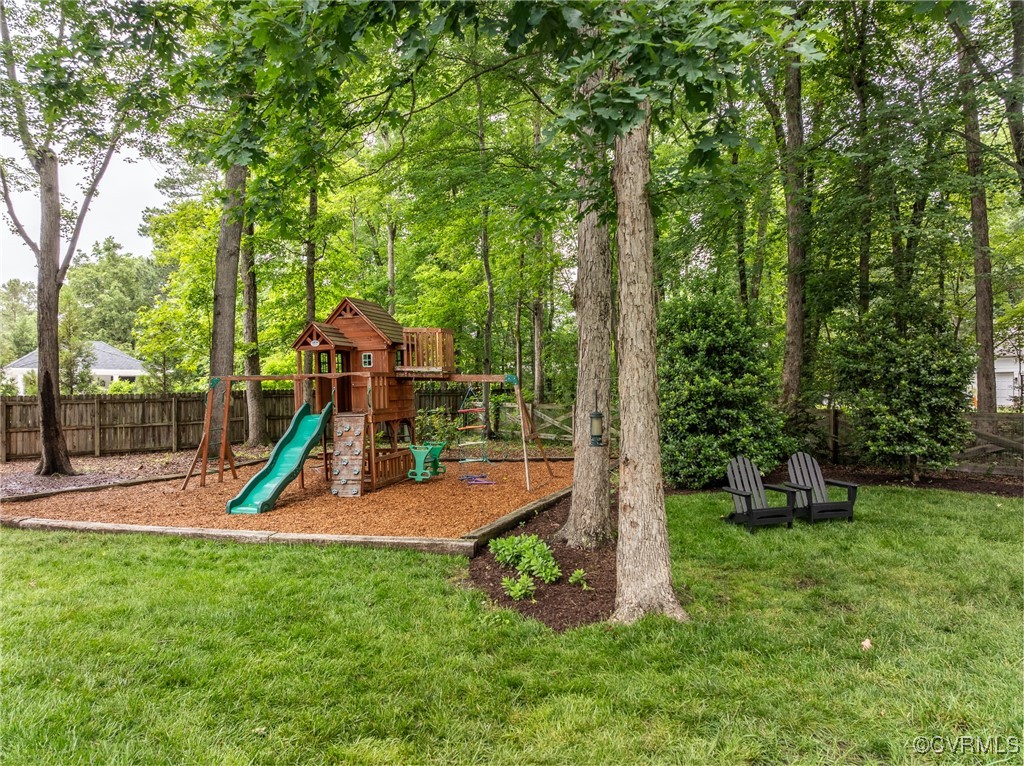 105 N Erlwood Ct