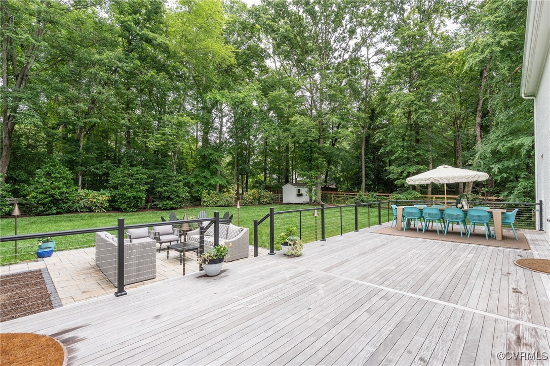 105 N Erlwood Ct
