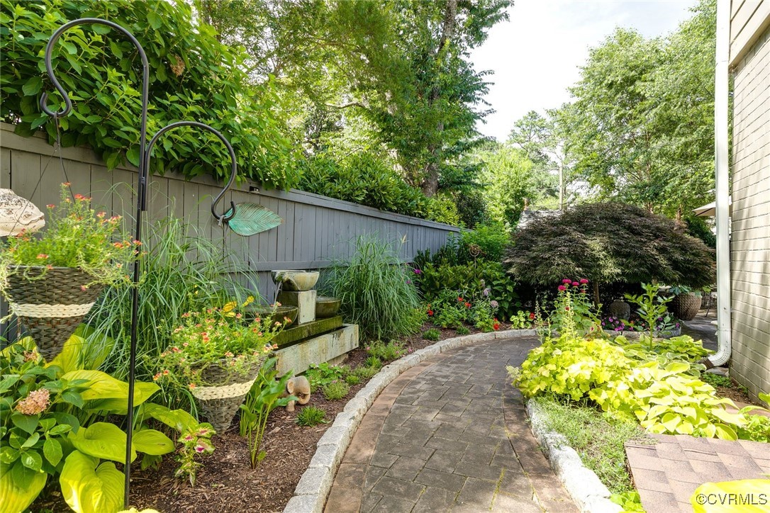 5005 Caledonia Rd