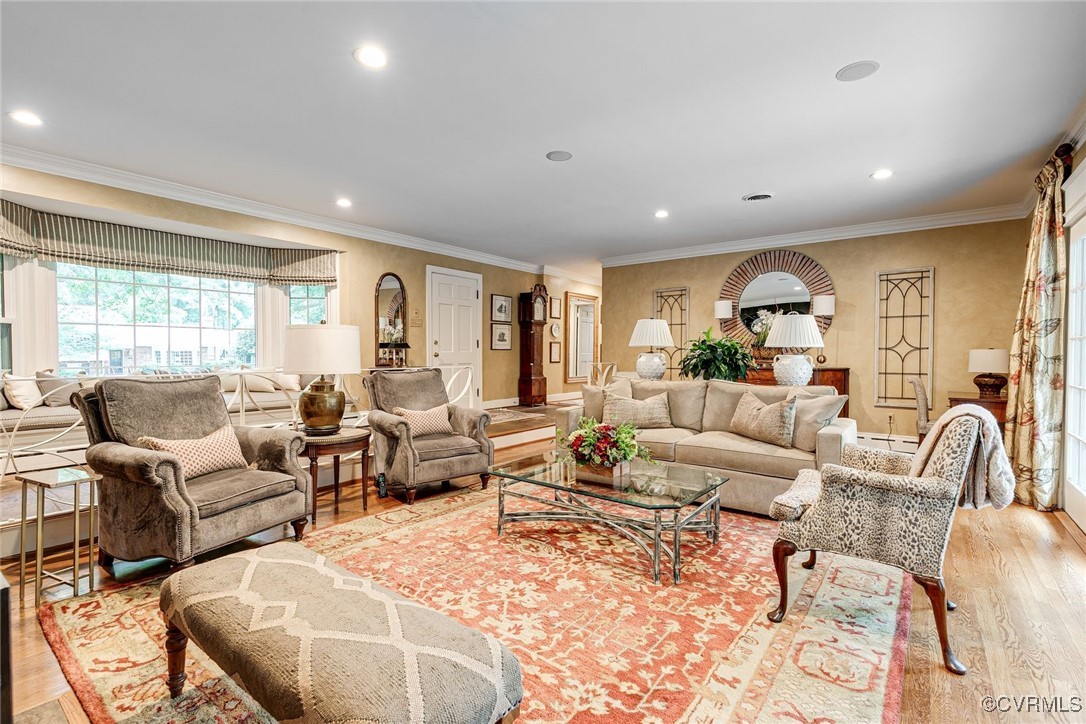 7 Ralston Rd