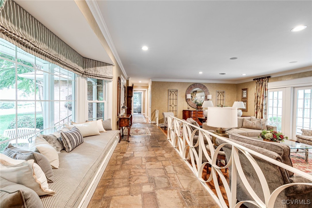 7 Ralston Rd