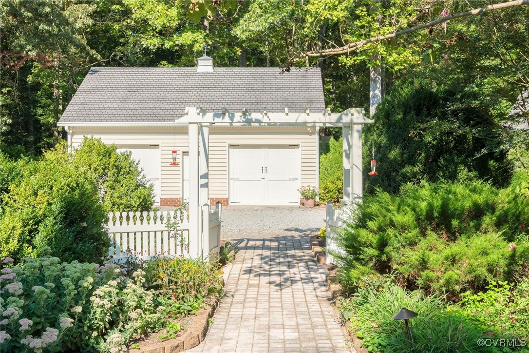 8500 Mount Eagle Rd