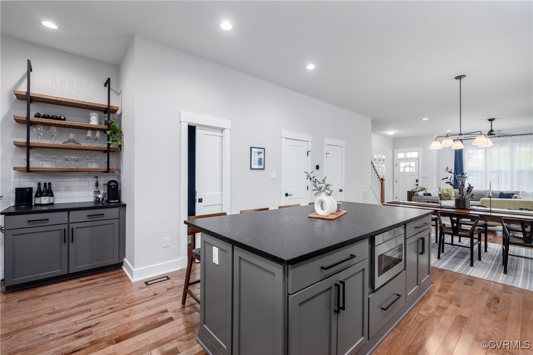 2114 North Ave