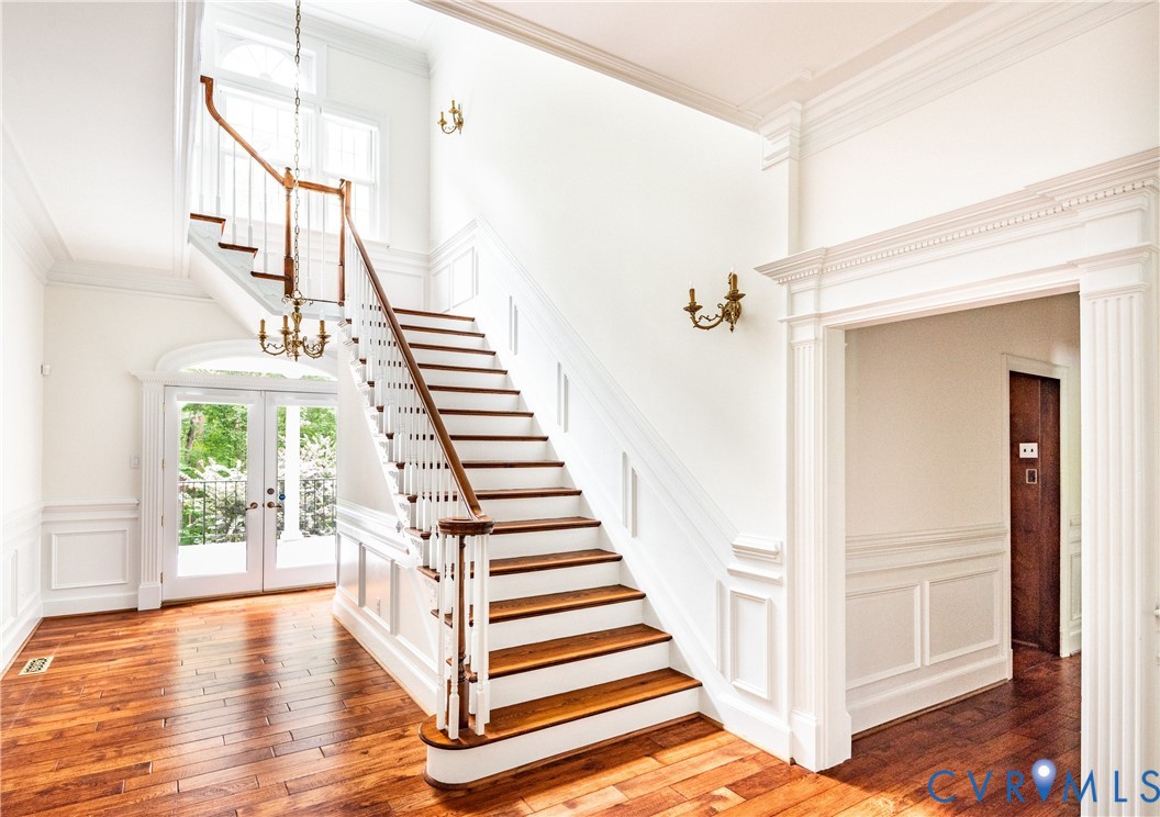 209 Dryden Ln