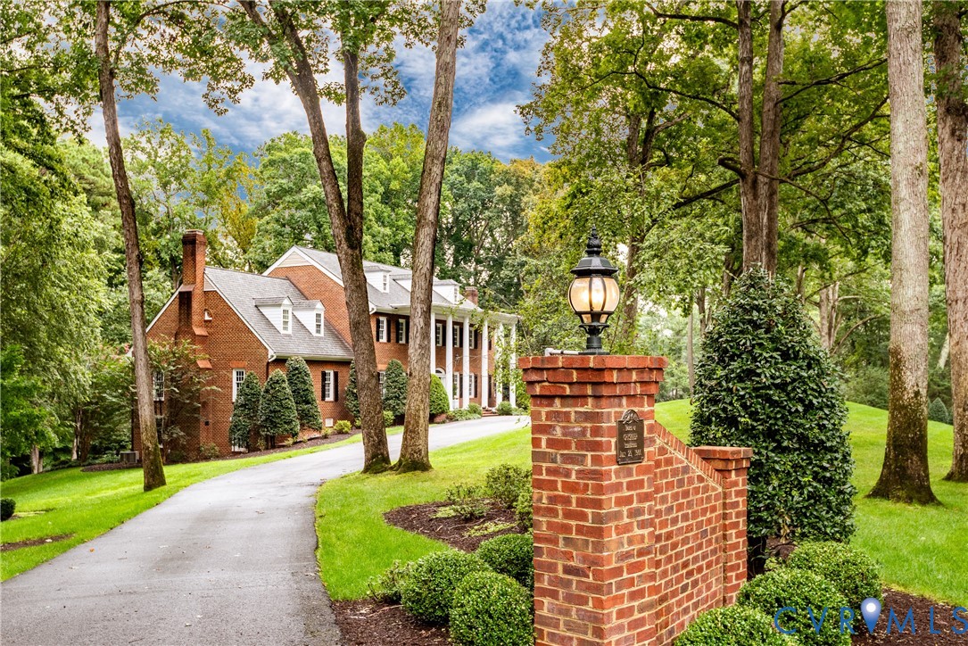 209 Dryden Ln