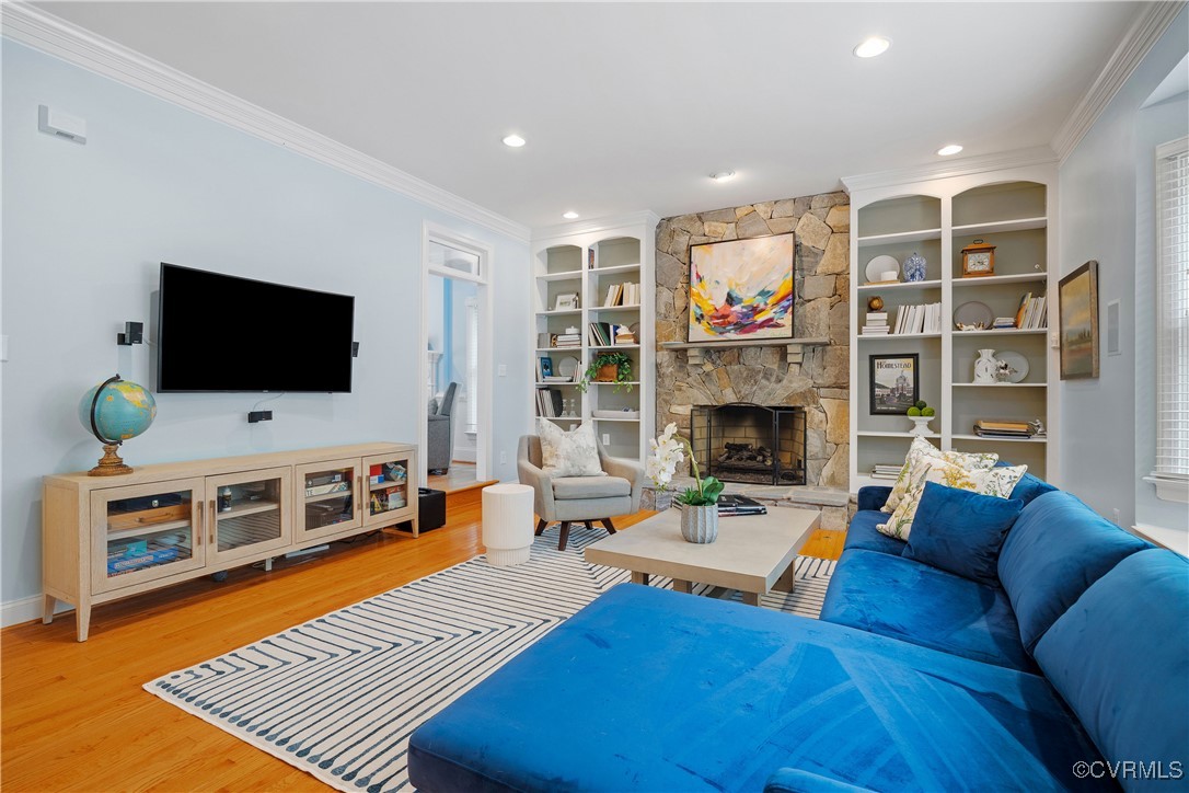 2879 Oak Point Ln