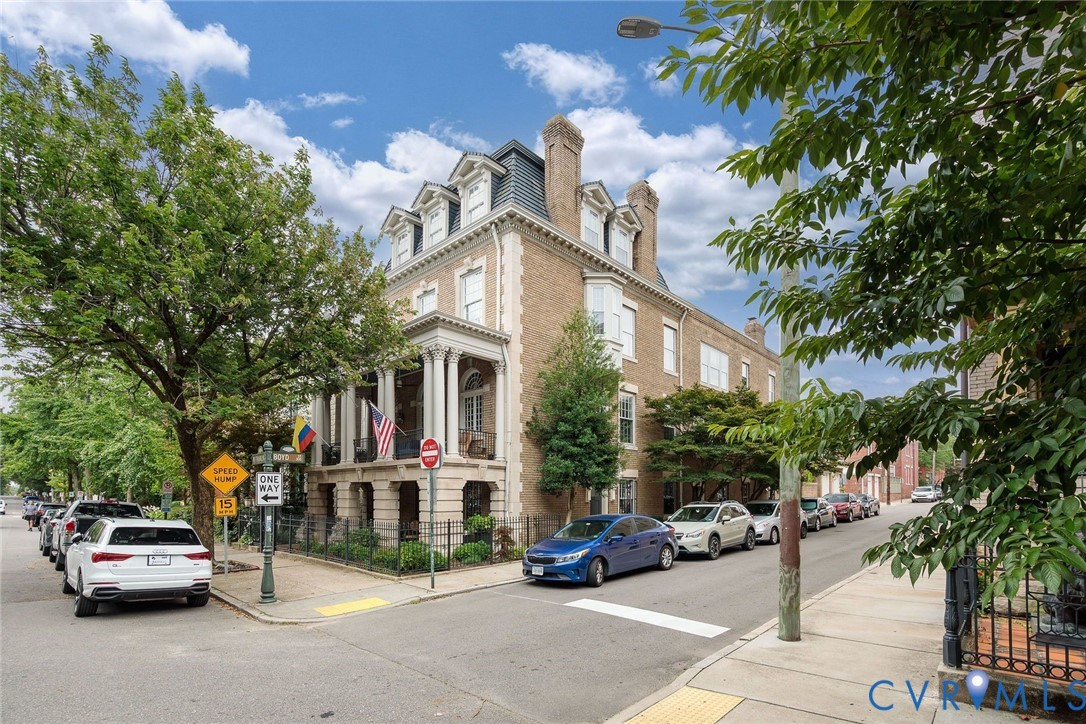 1015 W Franklin St