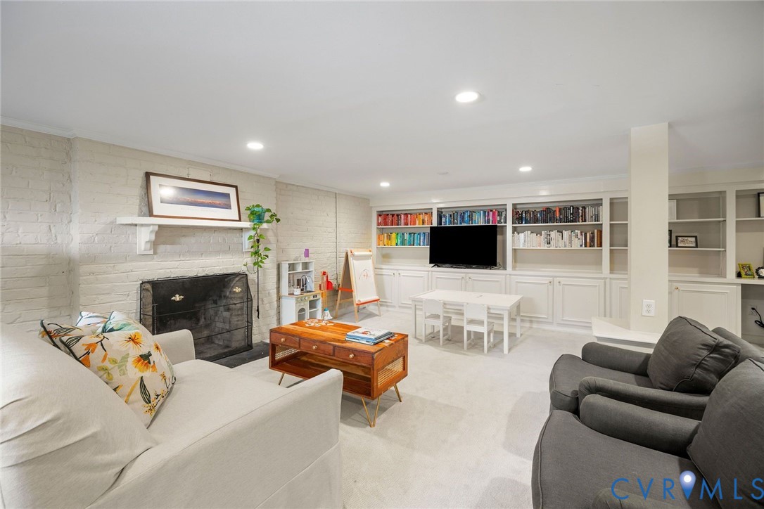 15 Maxwell Rd