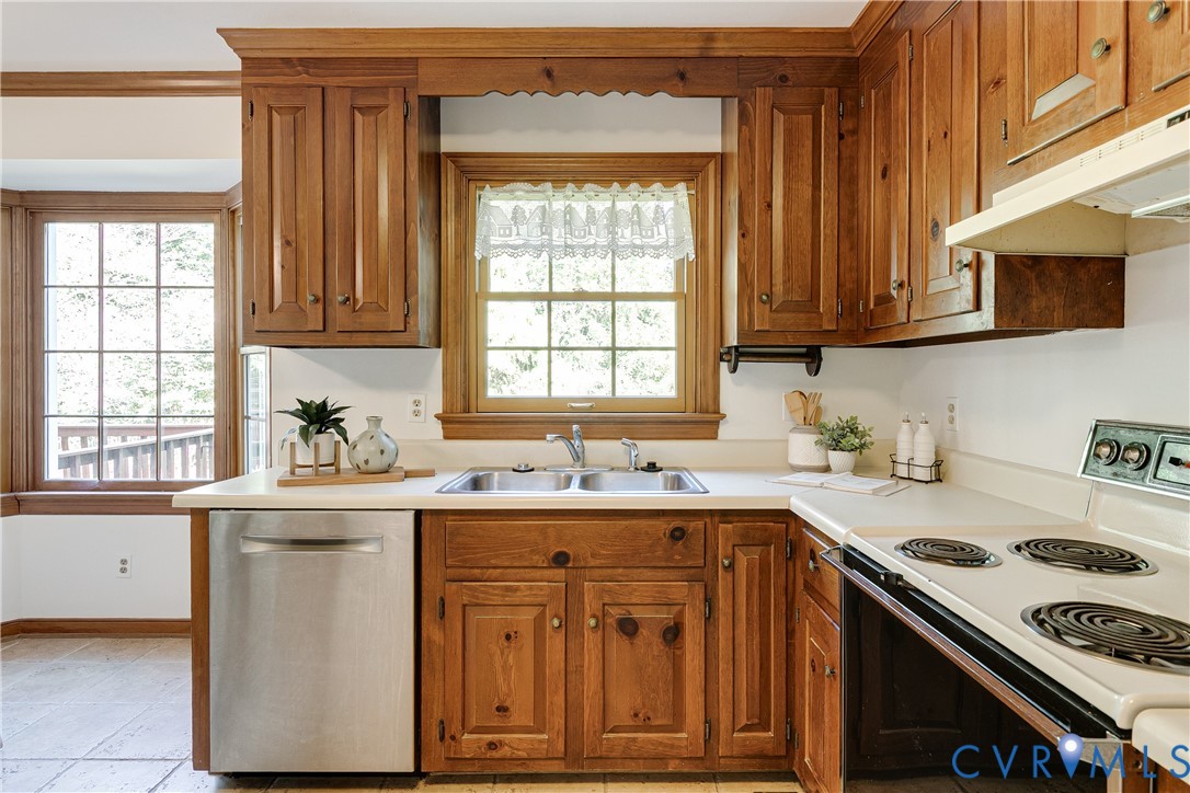 8033 Ellerson Wood Dr