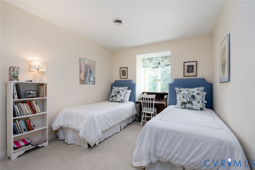 6128 Saint Andrews Cir