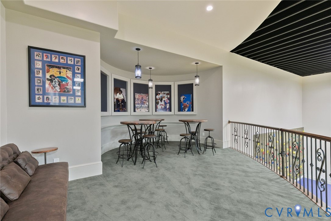 785 Oak Spring Ln