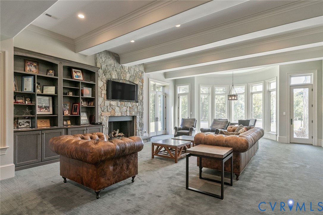785 Oak Spring Ln