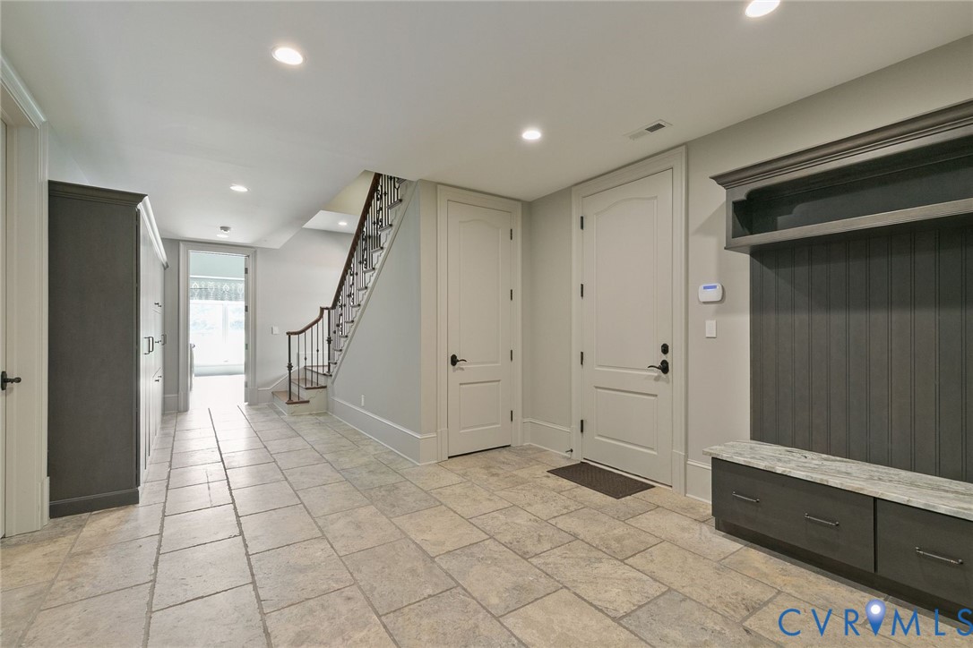785 Oak Spring Ln
