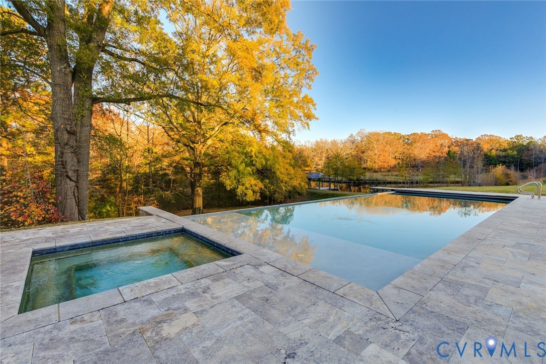 785 Oak Spring Ln