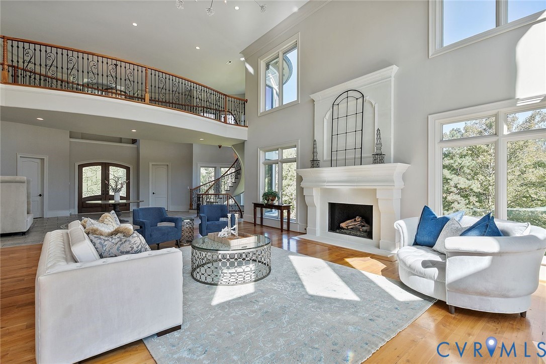 785 Oak Spring Ln