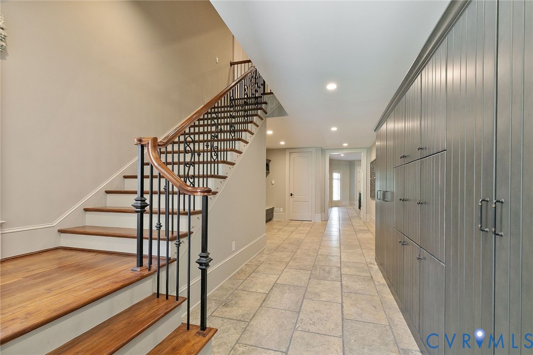 785 Oak Spring Ln