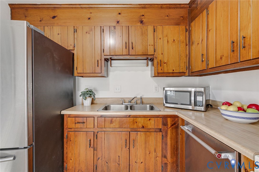 9809 Laurandrew Ct