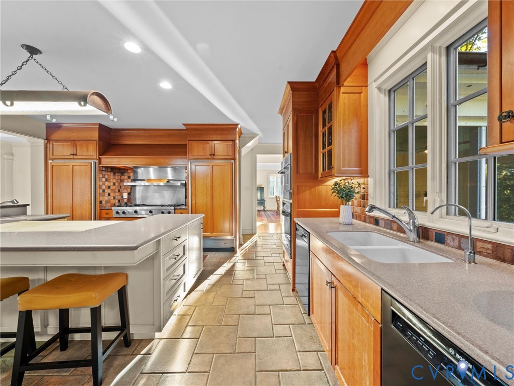 6134 Saint Andrews Cir