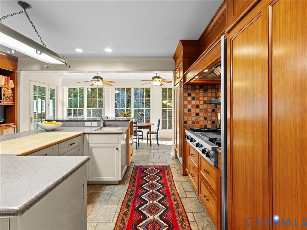 6134 Saint Andrews Cir