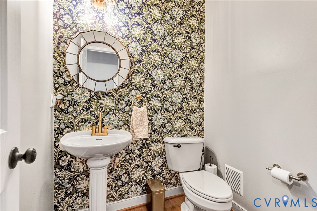 5004 Sadler Place Ter