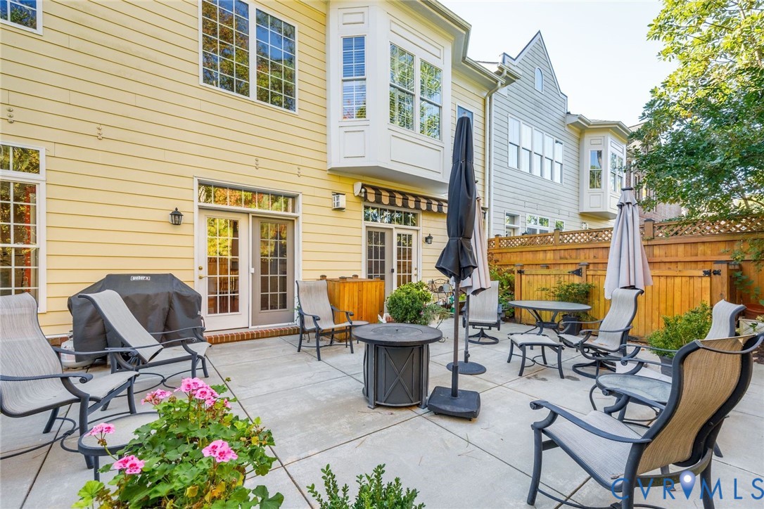 704 Chiswick Park Rd