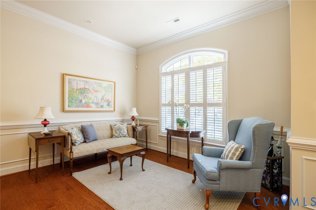 704 Chiswick Park Rd