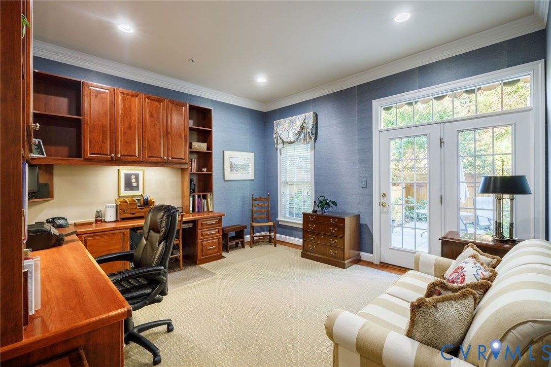 704 Chiswick Park Rd