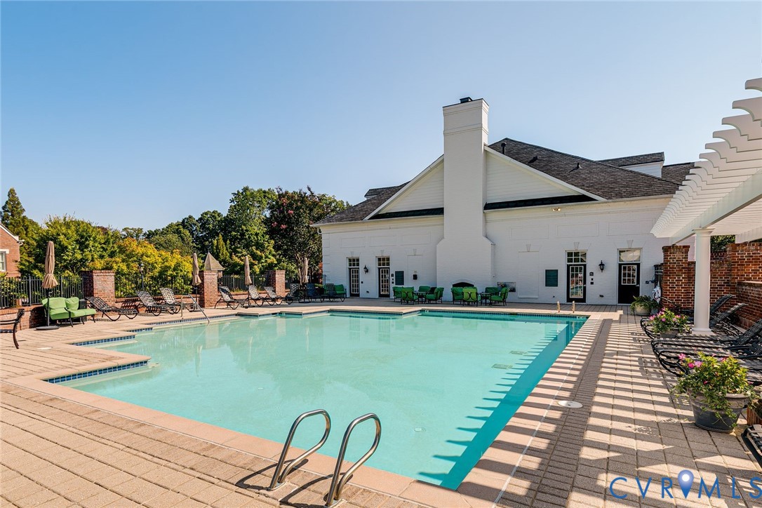 704 Chiswick Park Rd