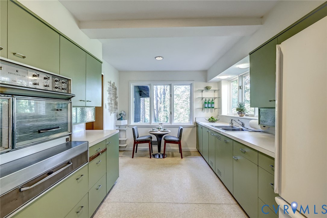 8801 & 8804 Riverside Dr