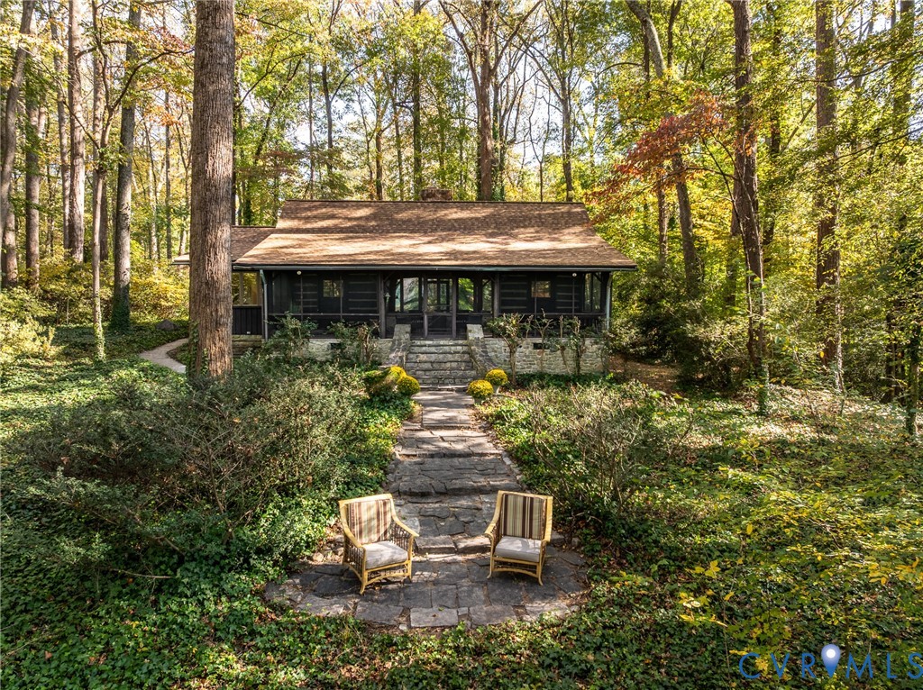 8801 & 8804 Riverside Dr