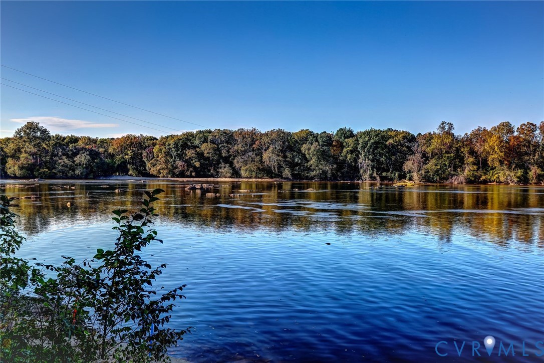 8801 & 8804 Riverside Dr