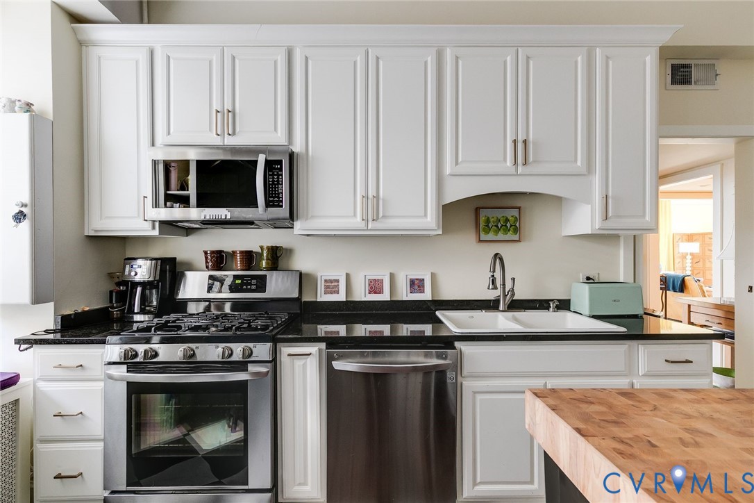 612 W Franklin St Unit#11B