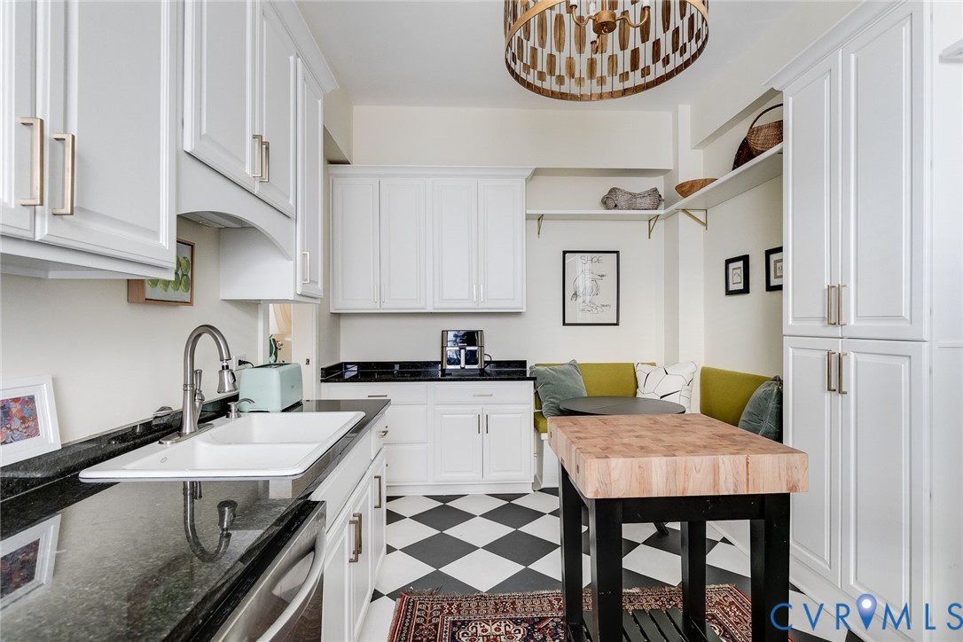 612 W Franklin St Unit#11B