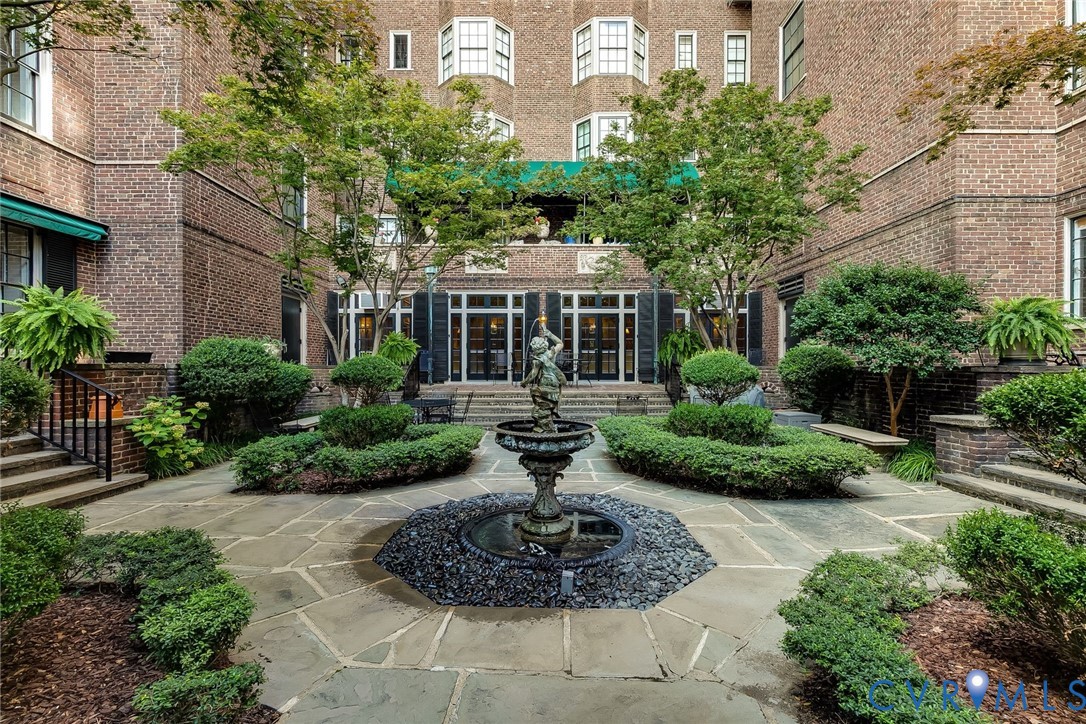 612 W Franklin St Unit#11B