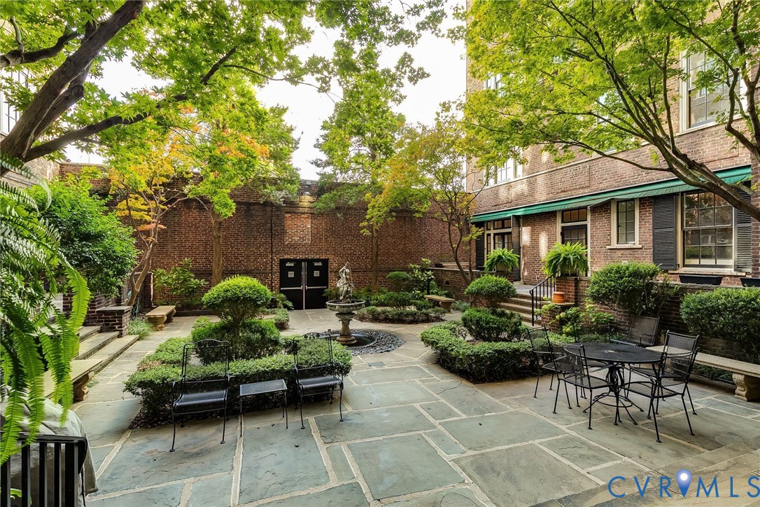 612 W Franklin St Unit#11B