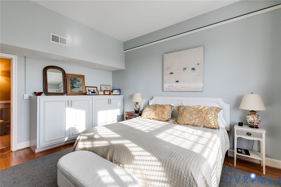 612 W Franklin St Unit#11B