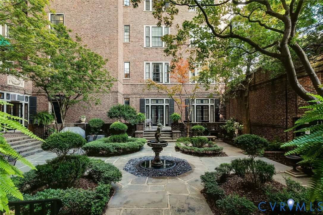 612 W Franklin St Unit#11B