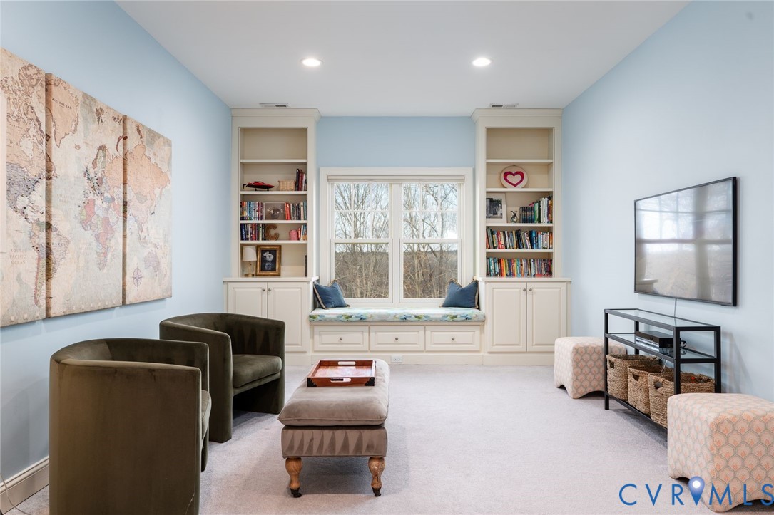 9120 James Riverwatch Dr