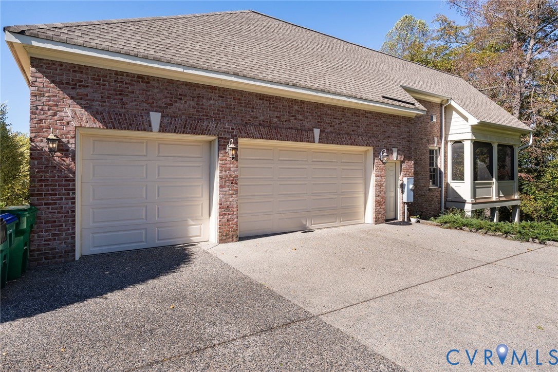 9120 James Riverwatch Dr