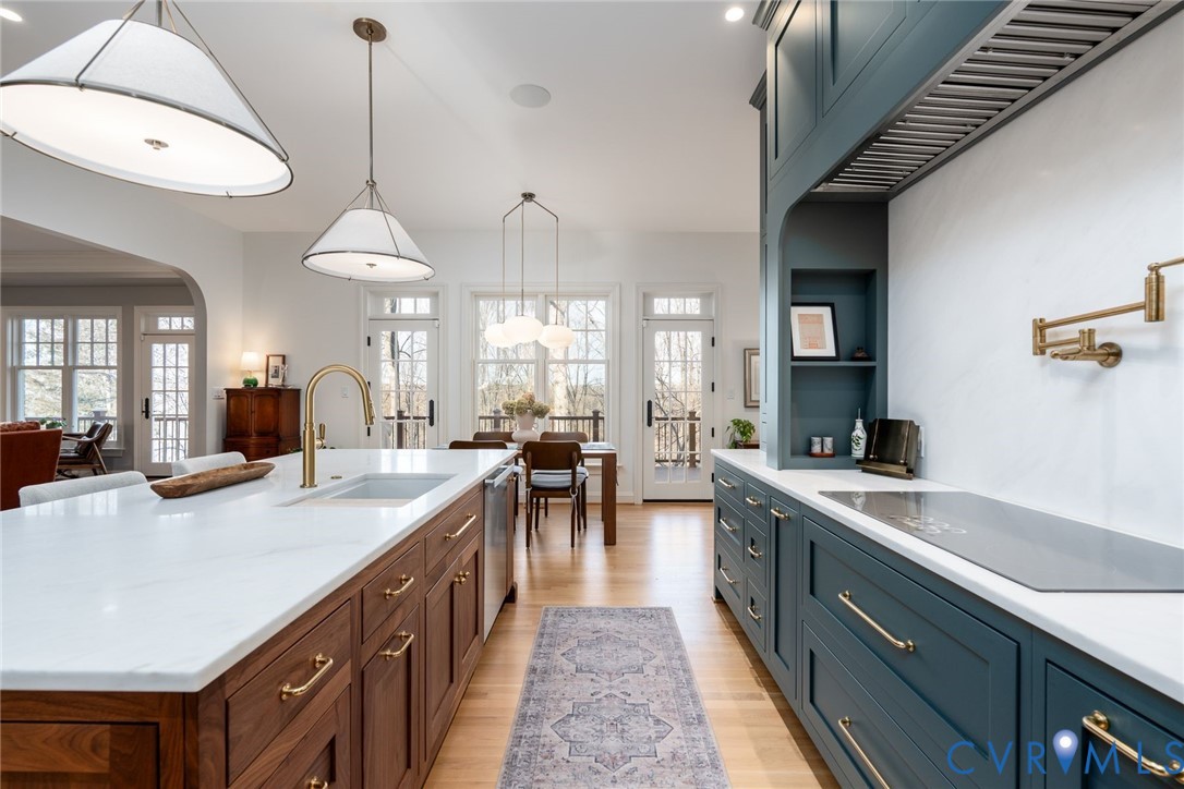 9120 James Riverwatch Dr