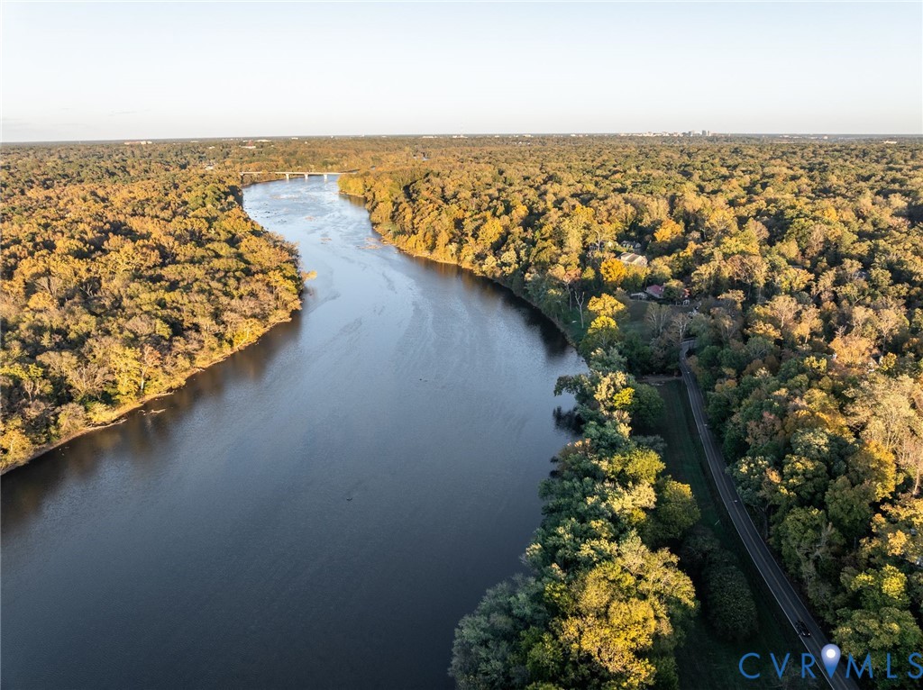 9120 James Riverwatch Dr