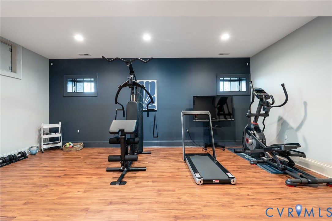 9120 James Riverwatch Dr