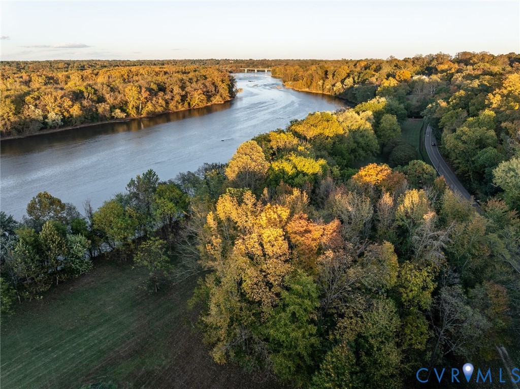 9120 James Riverwatch Dr