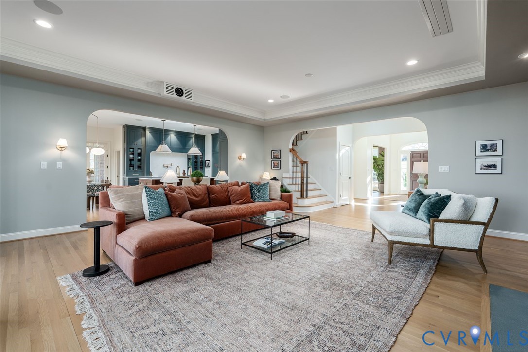 9120 James Riverwatch Dr