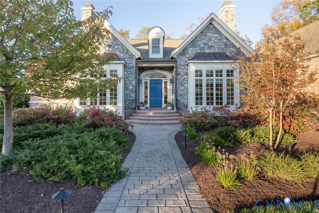 9120 James Riverwatch Dr