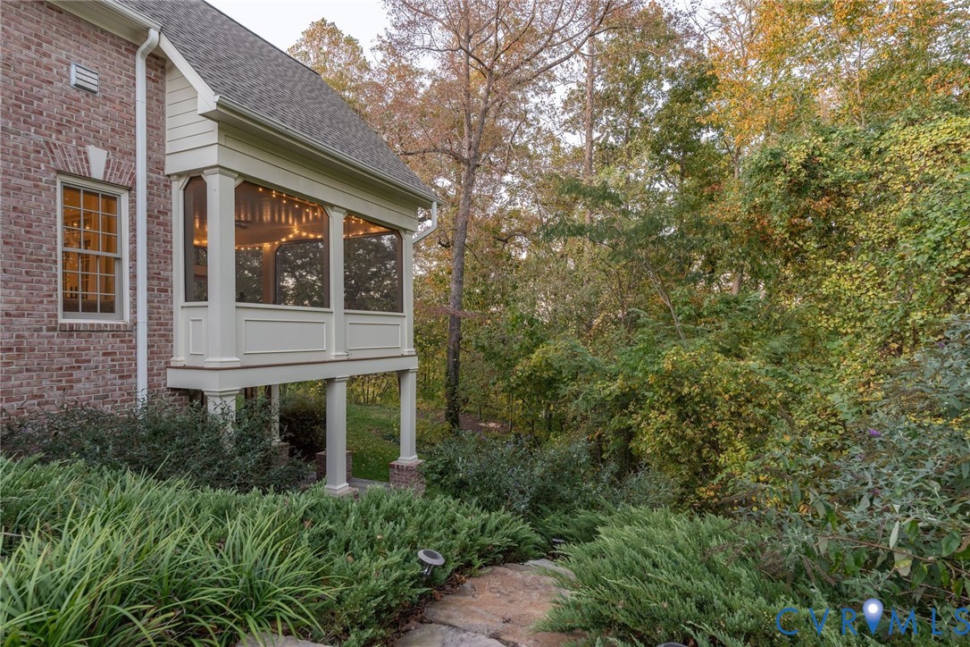 9120 James Riverwatch Dr